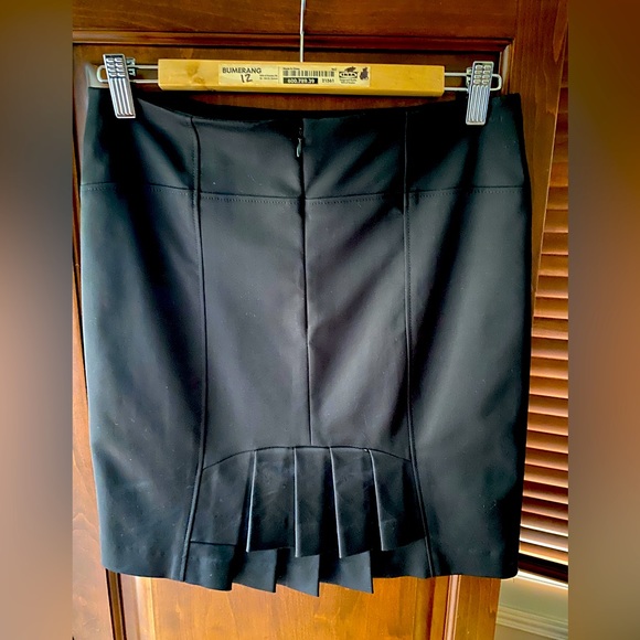 Black short skirt - Picture 2 of 5